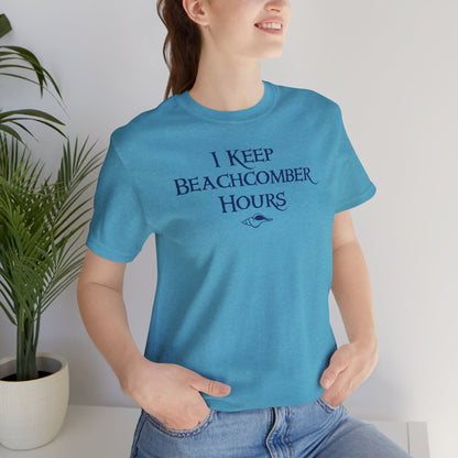 Beachcomber Hours | Beachy Bella | T-Shirt