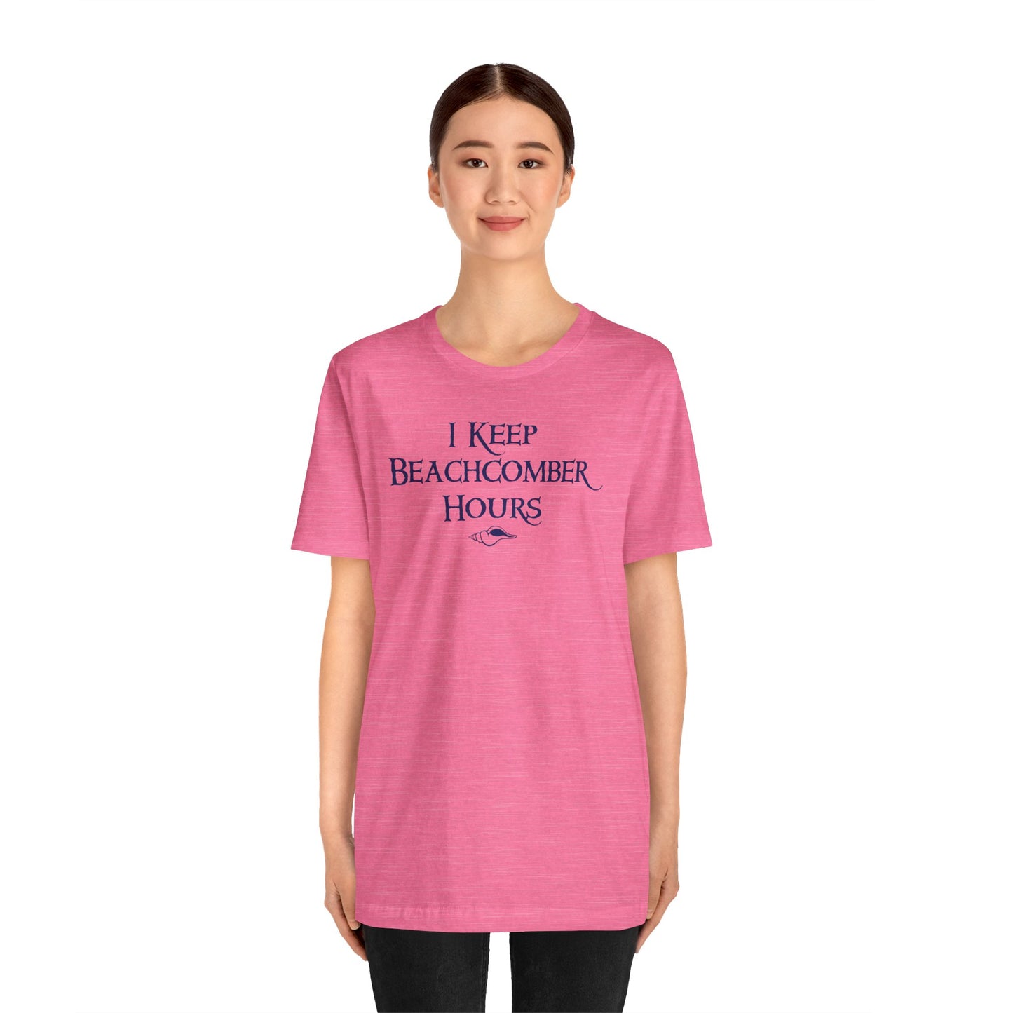 Beachcomber Hours | Beachy Bella | T-Shirt