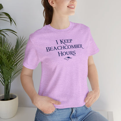 Beachcomber Hours | Beachy Bella | T-Shirt