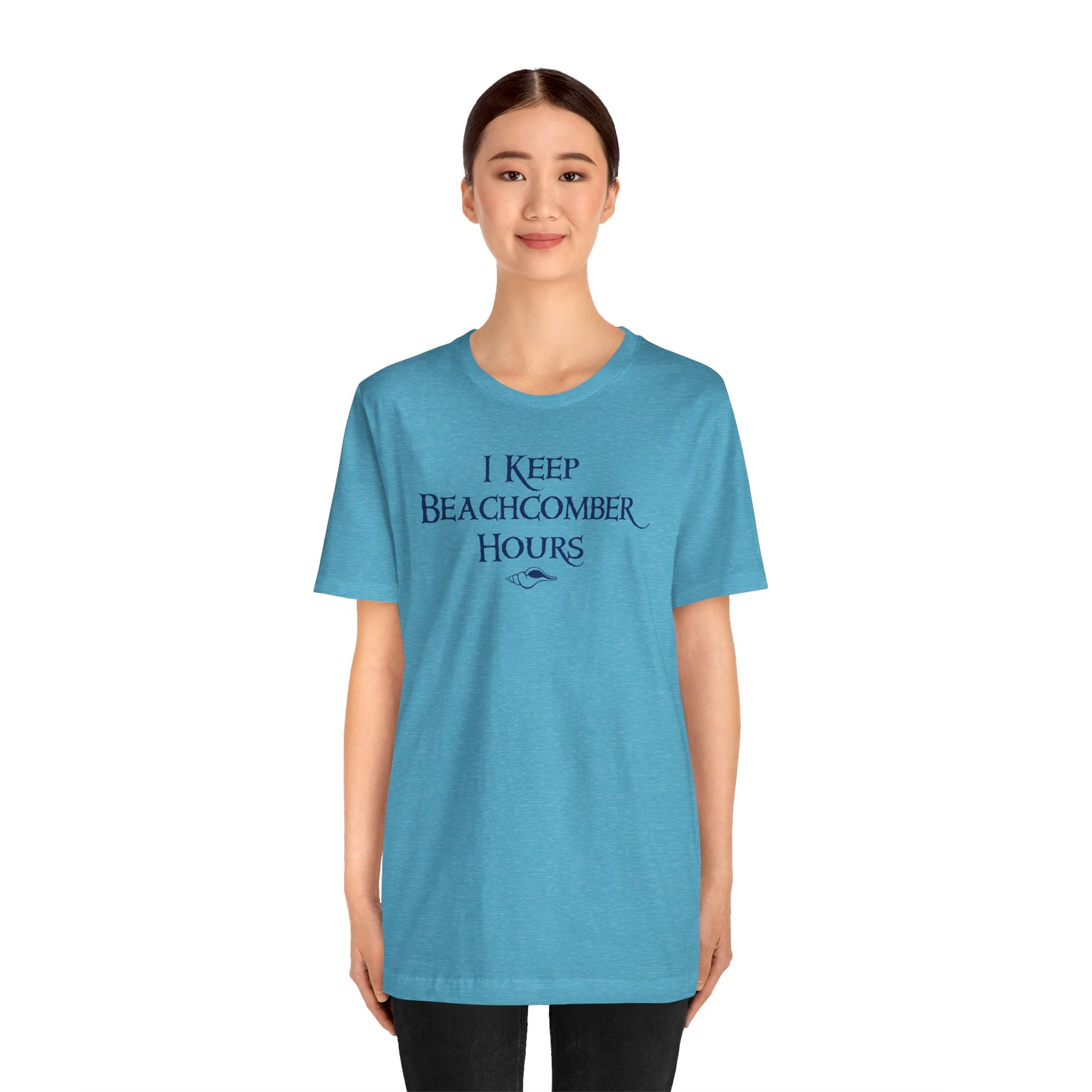 Beachcomber Hours | Beachy Bella | T-Shirt