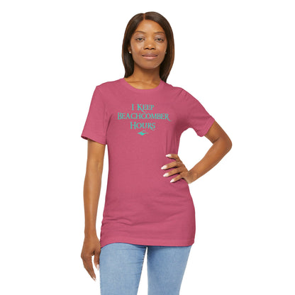 Beachcomber Hours | Beachy Bella | T-Shirt