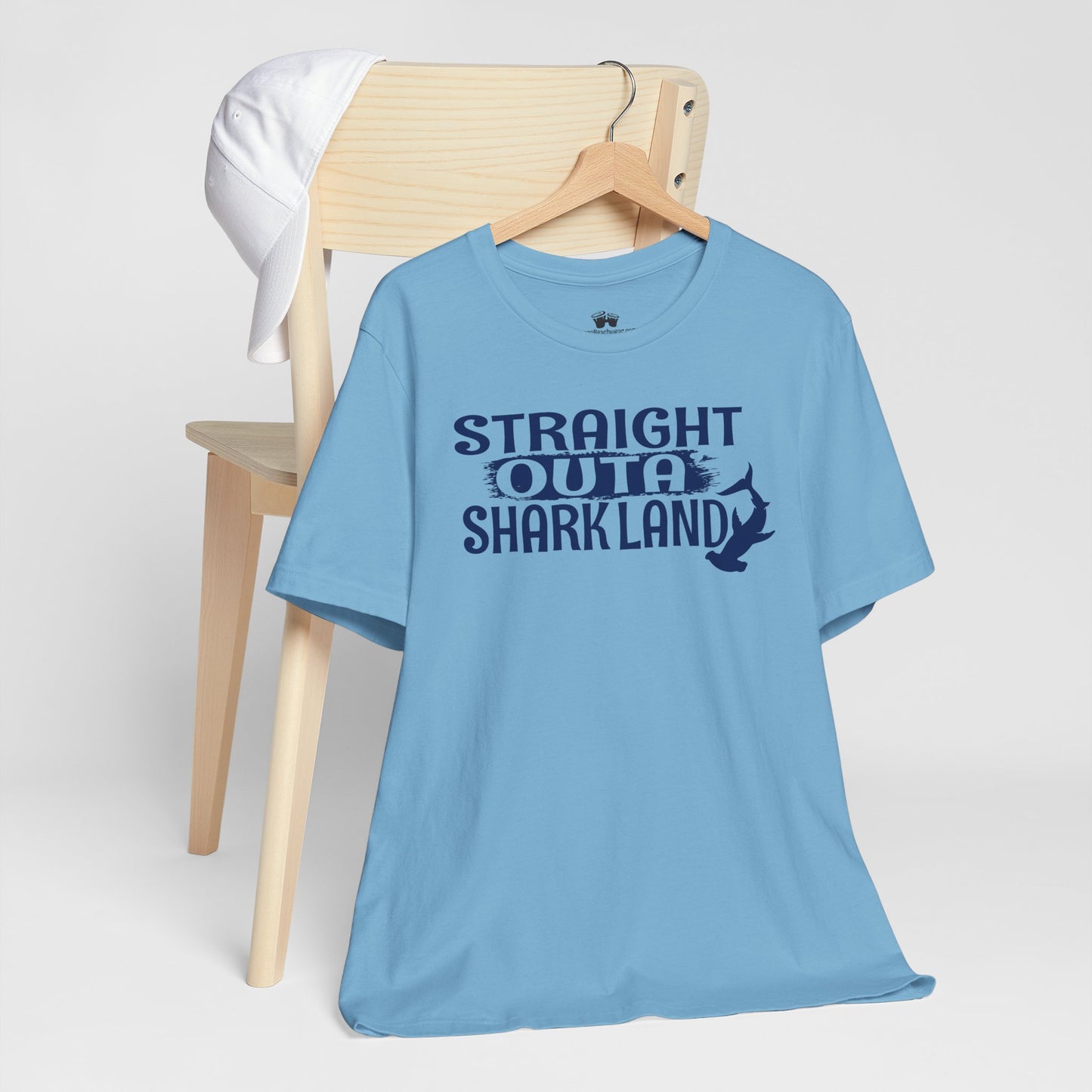 T-Shirts Beachy | Bella+Canvas | Straight Outa' Shark Land | T-Shirt