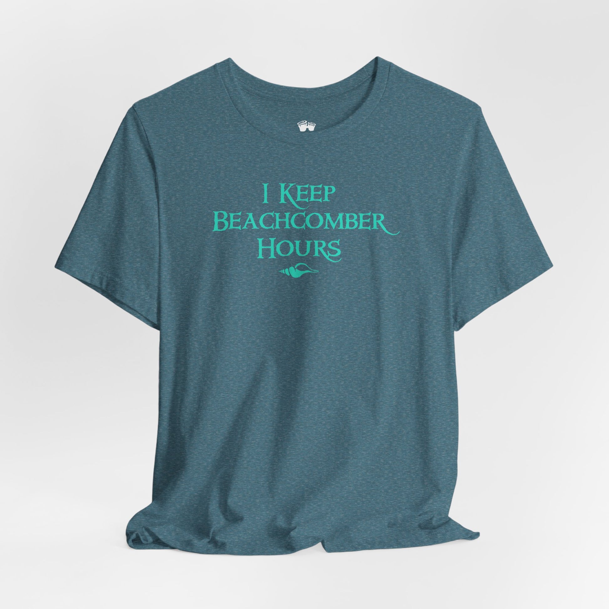 Beachcomber Hours | Beachy Bella | T-Shirt