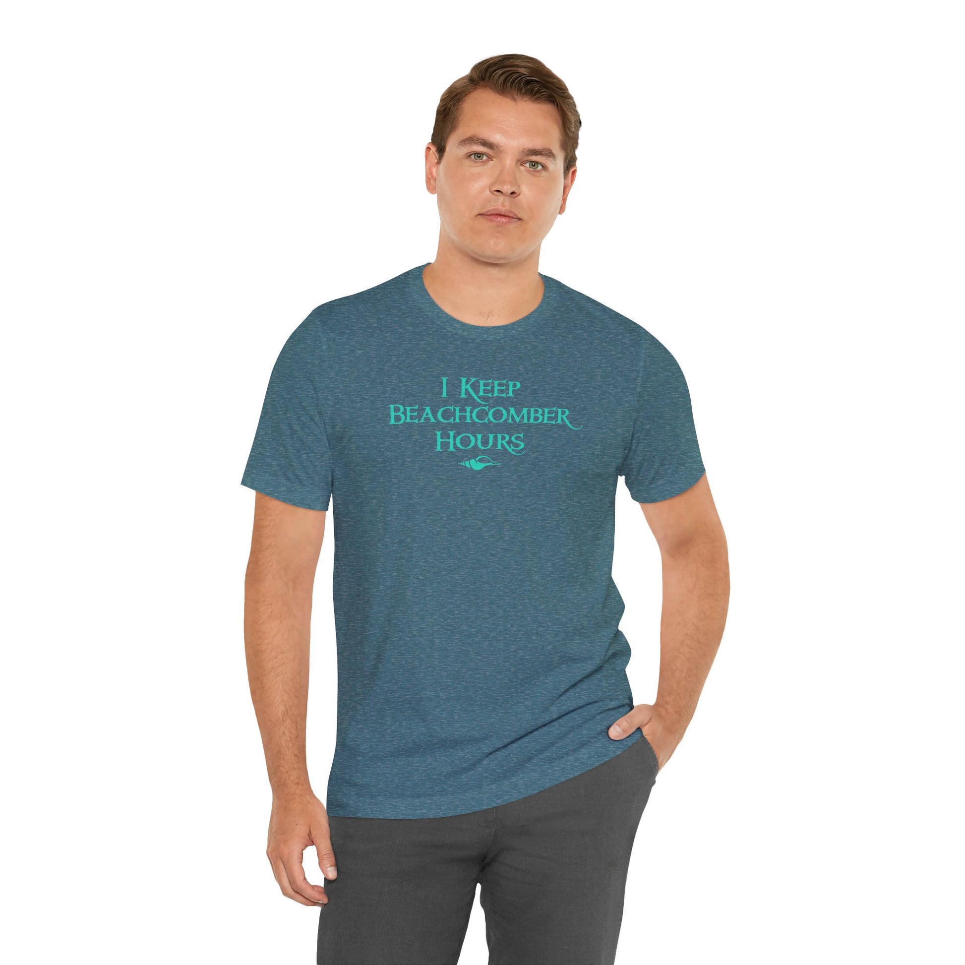 Beachcomber Hours | Beachy Bella | T-Shirt